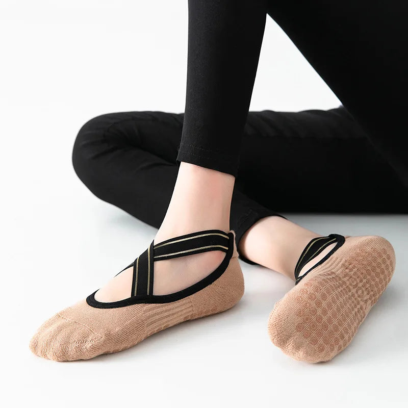 <h2>Meias Soquete Antiderrapantes para Yoga Feminino – Algodão Respirável com Costas Cruzadas para Dança, Pilates e Fitness</h2>