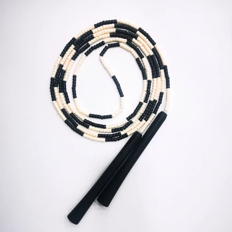 <h2>Corda de Pular NEVERTOOLATE com Contas de PVC – Amarela e Preta, 3m de Comprimento</h2>