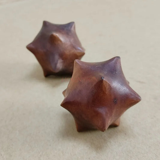 <h2>Bola de Massagem Espinhosa de Madeira – Cuidados de Saúde para Jogadores, Idosos e Relaxamento Muscular</h2>