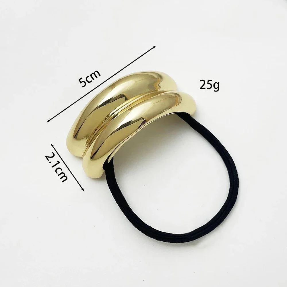 <h2>Laço de Cabelo Feminino com Pingentes Geométricos – Elástico de Borracha com Detalhes em Ouro e Prata</h2>